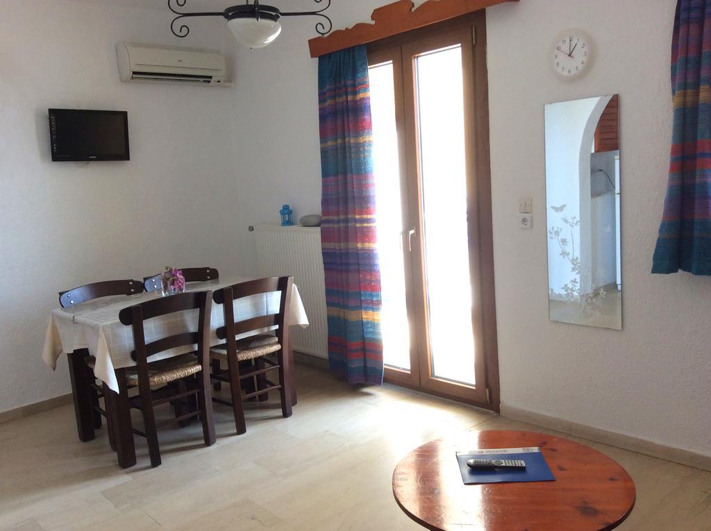 Mantraki Agios Nikolaos (Crete)