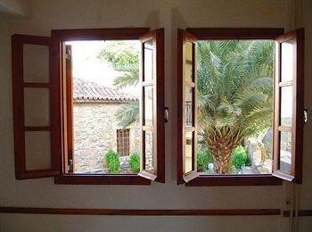 Aparthotel Mantraki