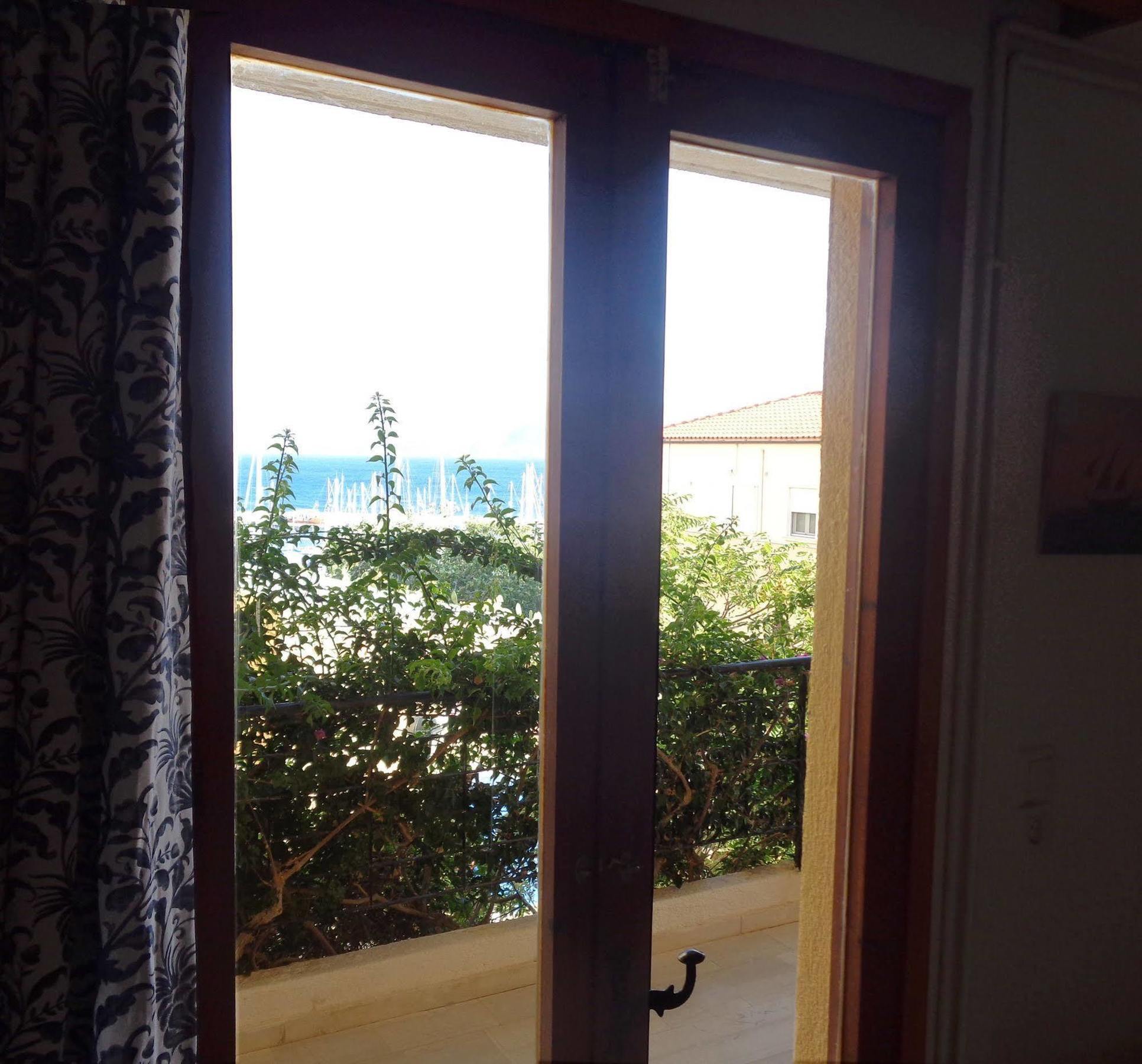 Mantraki Aparthotel